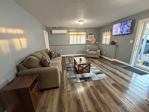 Smart TV - Cozy 2-bedroom house in serene Rocky Mount with AC (Rocky Mount)