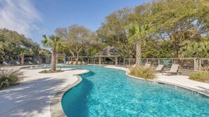 Apartment (3 Bedrooms) | Interior - 1405 Ocean Club by Avantstay Oceanfront Home w/ Shared Pool (Isle of Palms)