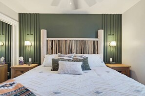 Iron/ironing board, free WiFi, bed sheets - Sonoran Springs - Luxury Oasis Pool&Spa -Sleeps 18 (Lake Havasu City)