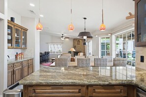 Dining - Sonoran Springs - Luxury Oasis Pool&Spa -Sleeps 18 (Lake Havasu City)