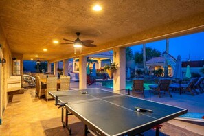 Outdoor dining - Sonoran Springs - Luxury Oasis Pool&Spa -Sleeps 18 (Lake Havasu City)