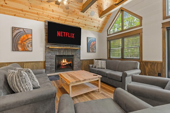 Smart TV, fireplace, video games, table football - Wet Yeti by PMR with Indoor Pool, Game Room, Sauna, Hot Tub, Fire Pit (Lake Harmony)