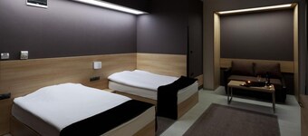 Hotel Idol