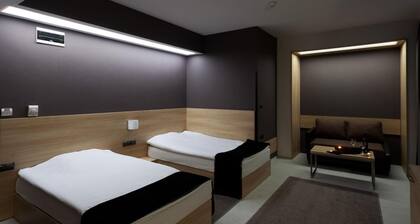 Hotel Idol