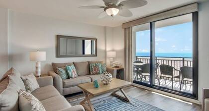 428 D Shipwatch by Avantstay Ocean View w/ Community Pool Access!