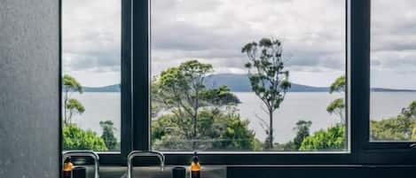Suite, Balcony, Bay View | Interior
