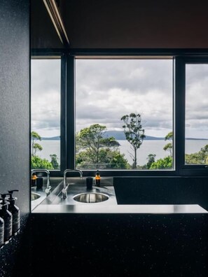 Suite, Balcony, Bay View | Interior
