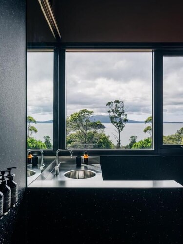 Spring Bay Eco Resort 
