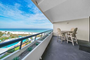 Outdoor dining - Edgewater Beach #710 — Gulf View 2-Bedroom Condo Private Beach Access (Miramar Beach)
