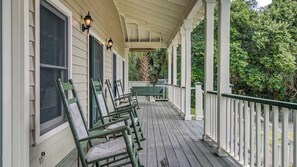 Interior - 85 Grand Pavilion by Avantstay Walk to the Beach, Spacious Porch (Isle of Palms)