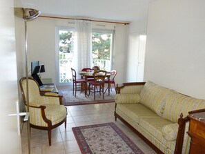 View from property - Bouchardon (Paris)
