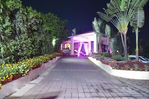 الإطلالة من المنشأة