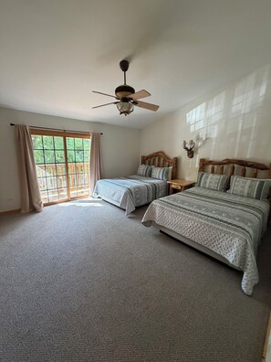 Room - NEW! The Happy Traveler 2.0 - Cabin at Starved Rock (North Utica)