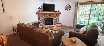 NEW! The Happy Traveler 2.0 - Cabin at Starved Rock