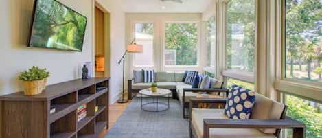 House (5 Bedrooms) | Interior