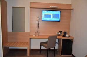 Room - Terrazza Cola Di Rienzo - Two Bedroom (Rome)