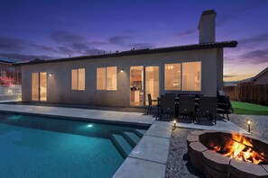 Outdoor dining - Desert Fun Retreat with Mini Golf Pool & Hot Tub
New Listing Enjoy special price (Desert Hot Springs)
