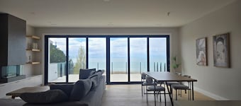 Scoots Beach Shack Beachfront Condo 5BR