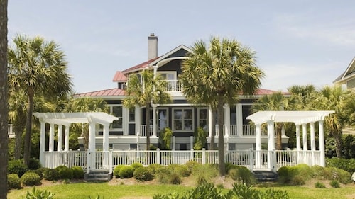 3902 Palm Blvd by Avantstay Beach Access! Oceanfront Views w/ Pool