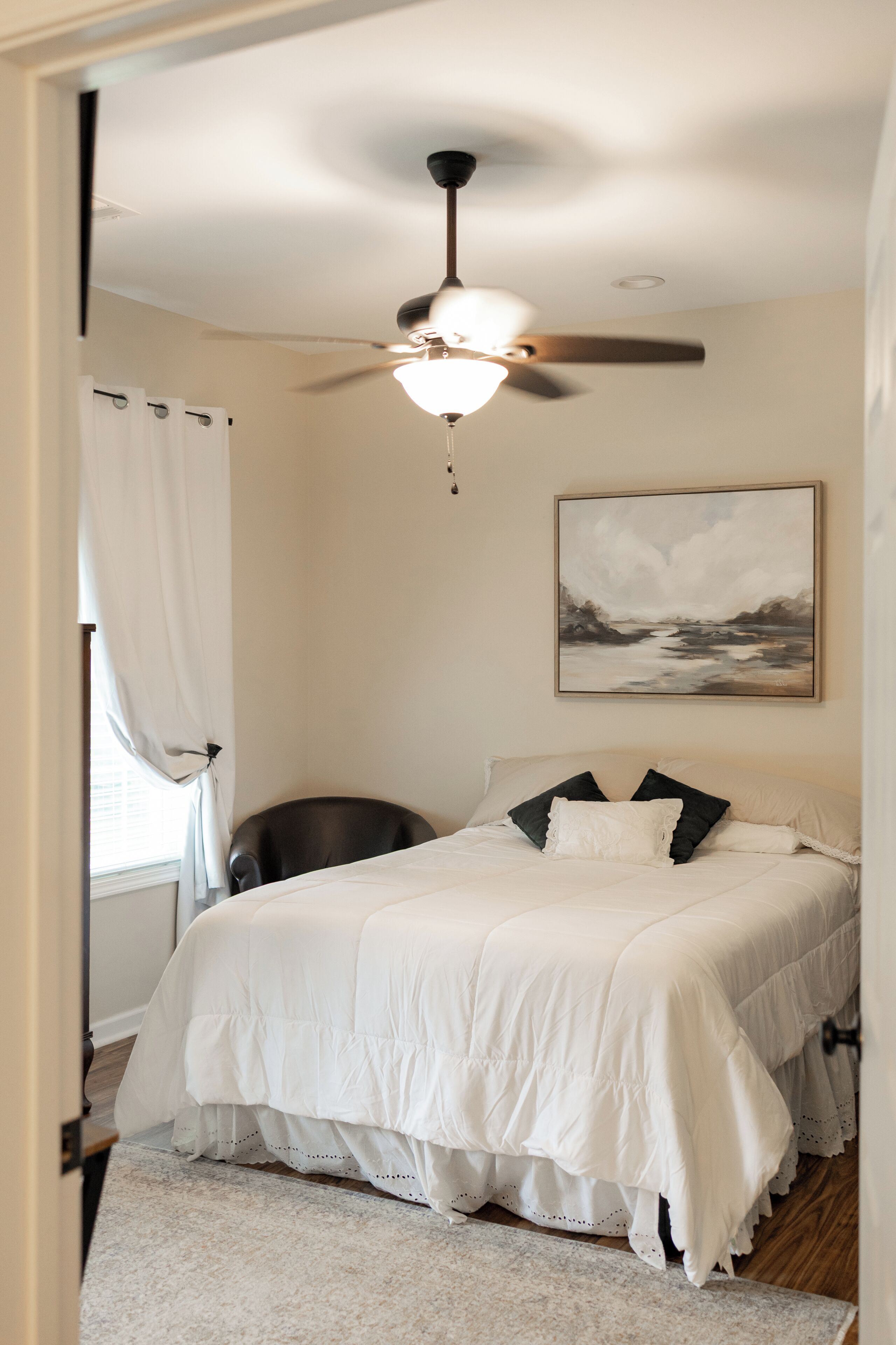 2 bedrooms, iron/ironing board, WiFi (free), bed sheets