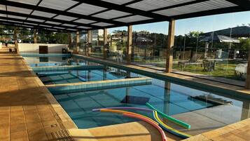 Piscina com cascata