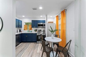 Fridge, microwave, oven, stovetop - SMV Modern Luna Duplex in Murry Hill (Jacksonville)