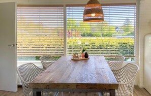 Dining - Awesome home in Lauwersoog (Lauwersoog)