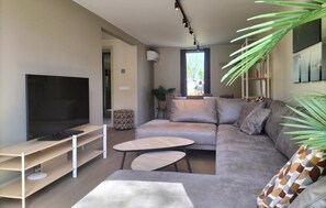 Smart TV, foosball - 5 bedroom luxurious home in Afferden (Afferden)