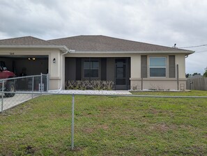Exterior - Gorgeous upgraded 4-bedroom house with open space and fenced yard in Palm Bay (Palm Bay)