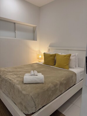 2 chambres, fer et planche à repasser, Wi-Fi, draps fournis