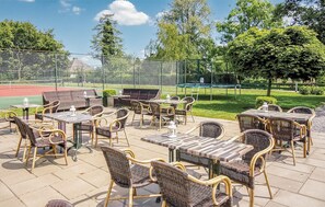 Outdoor dining - Nice home in Stavenisse with WiFi (Stavenisse)