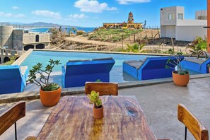 Outdoor dining - Walk-Out Surf Access - Beachfront, Los Cerritos (El Pescadero)