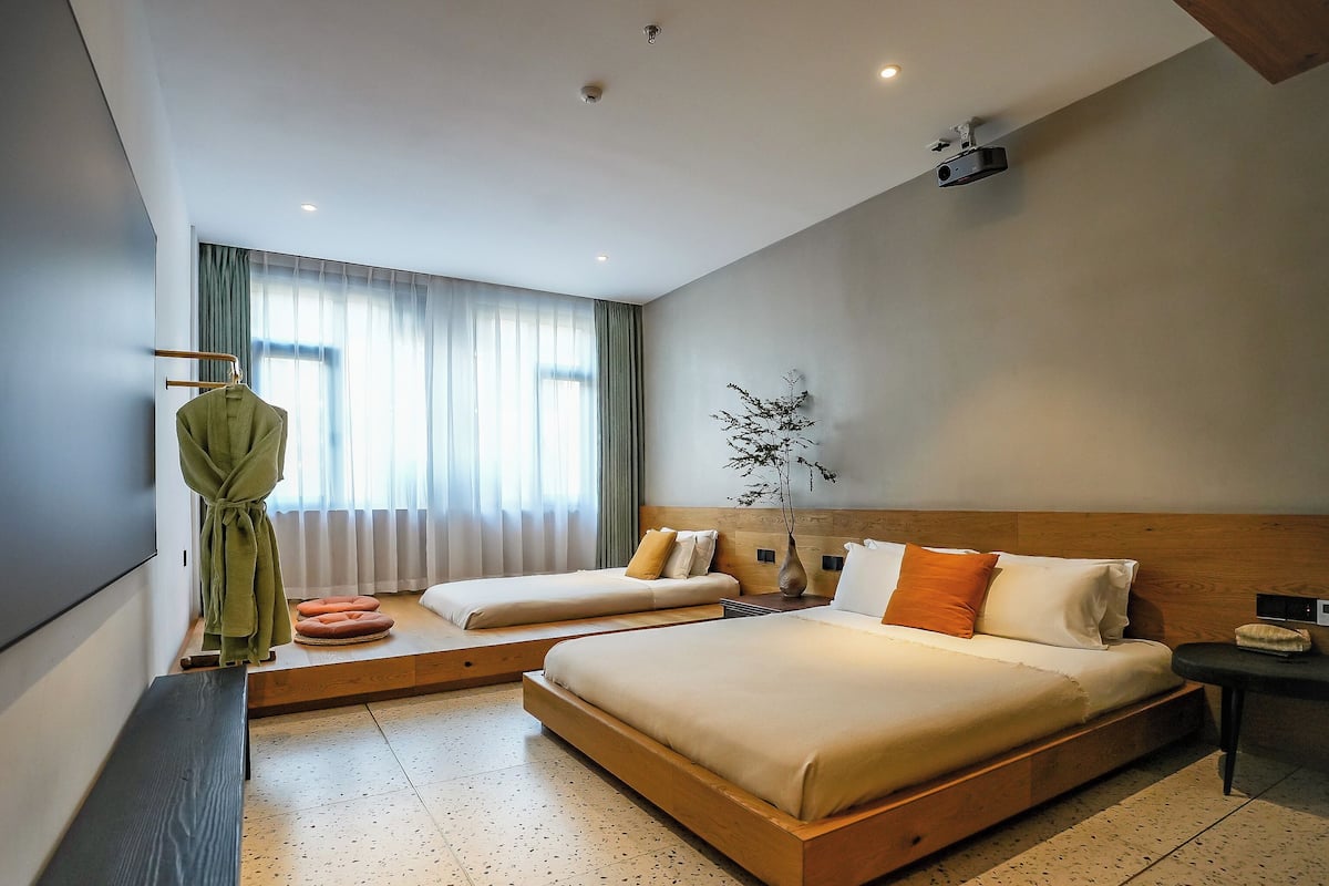 Family Double or Twin Room | Desk, laptop workspace, soundproofing, iron/ironing board