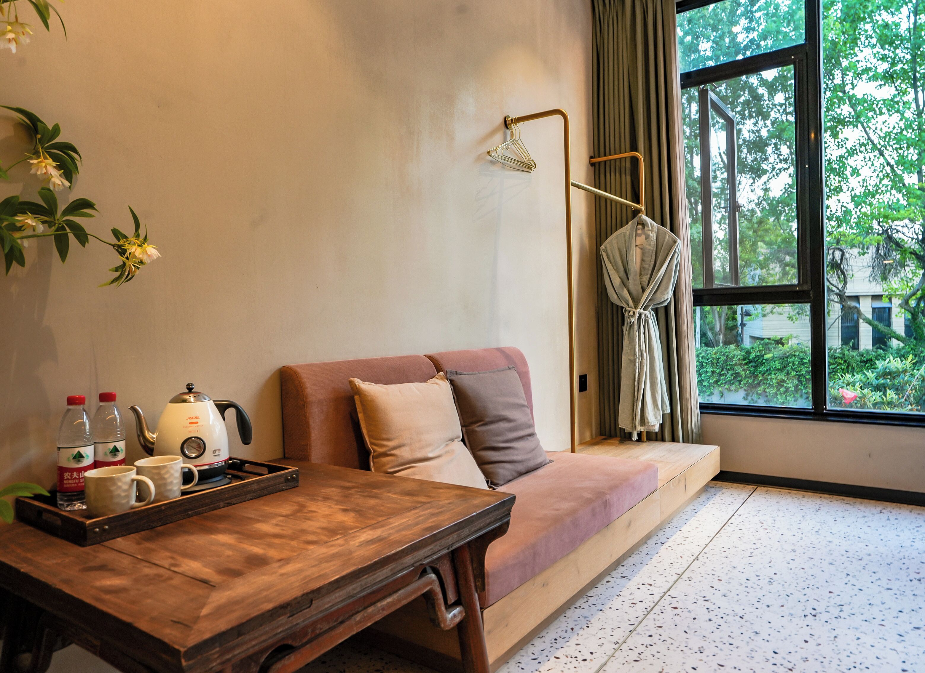 Classic Double Room | Living area