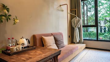 Classic Double Room | Living area