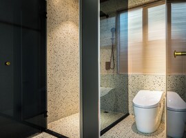 Habitación sénior doble | Baño | Ducha, artículos de higiene personal gratuitos y secador de pelo