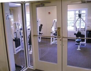 Fitness facility - Cozy 3-bedroom cottage in enchanting Williamsburg with AC and fitness room (Williamsburg)