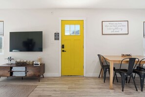 Dining - Stay A While Suite | 1BR Near McGee Beach & Downtown (Corpus Christi)