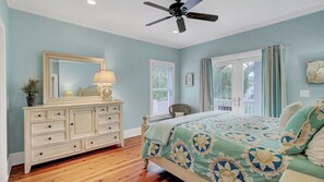 Interior - 5 32nd Avenue by Avantstay Gourmet Kitchen Pool Balconies (Isle of Palms)