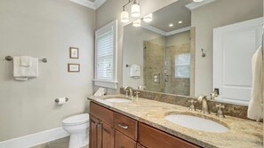 House (5 Bedrooms) | Interior - 5 32nd Avenue by Avantstay Gourmet Kitchen Pool Balconies (Isle of Palms)