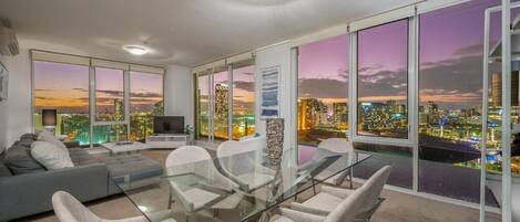 Deluxe Apartment, Balcony, City View | Living area