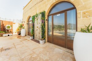 House, Smoking - Tal Jordan Complex - Bungalow 3 Frog (Gharb)