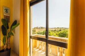 House, Smoking - Tal Jordan Complex - The Sunflower Bungalow 2 (Gharb)