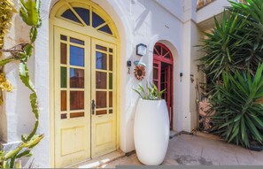 House, Smoking - Tal Jordan Complex - The Sunflower Bungalow 2 (Gharb)