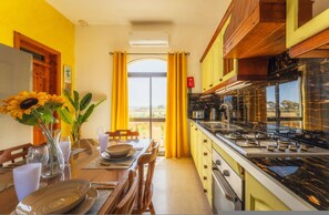 House, Smoking - Tal Jordan Complex - The Sunflower Bungalow 2 (Gharb)