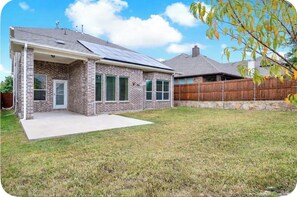 Exterior - Luxurious Modern Stay-Excellent McKinney location (McKinney)