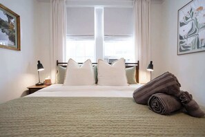 熨斗/熨衣板、旅行婴儿床、WiFi、床单
