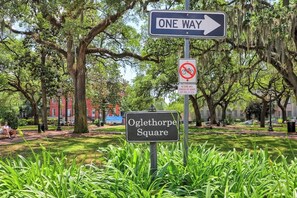 Property grounds - First Level Historic District Apt Walk Everywhere! (Savannah)