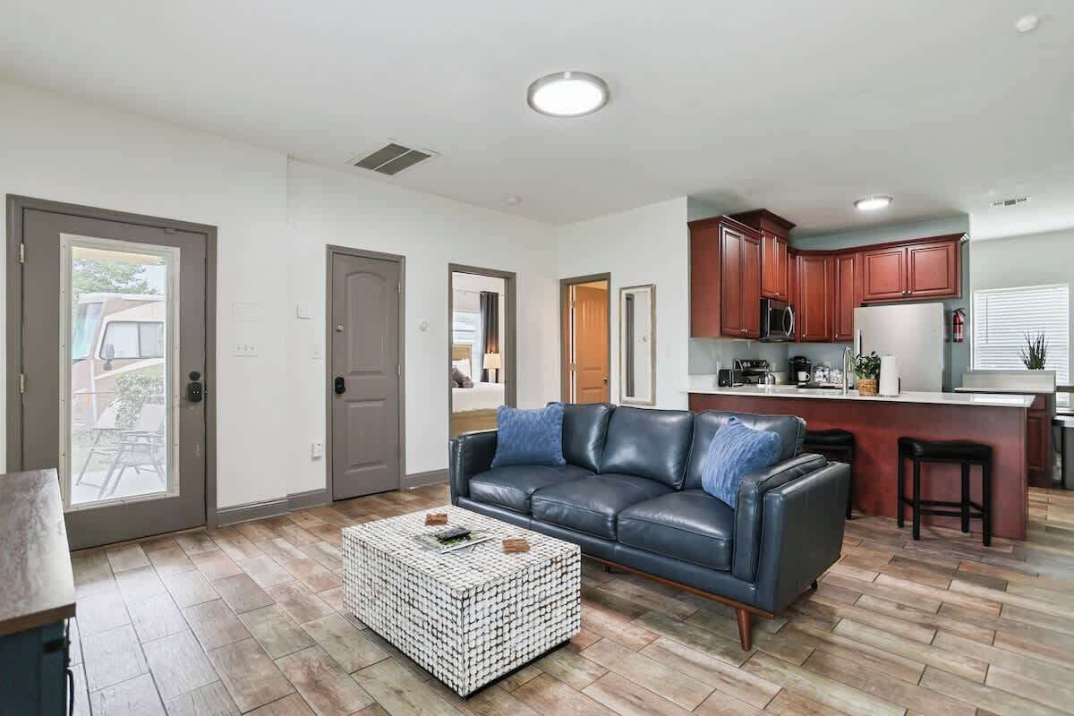 TV, offices