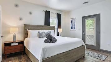 Iron/ironing board, travel cot, WiFi, bed sheets